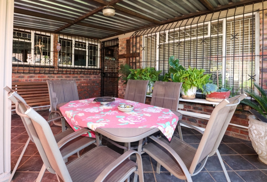 3 Bedroom Property for Sale in Flimieda North West